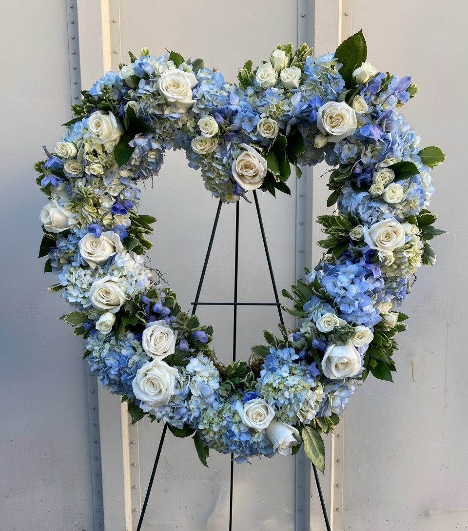 Standing Wreath | Heart | Cross